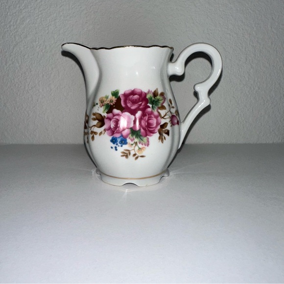 Floral Porcelain Creamer Pitcher vintage about 4” high made in Japan - Picture 2 of 8